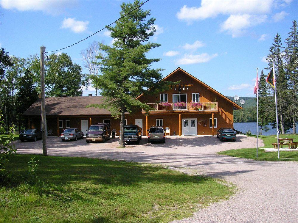 Motel Ours Bleu Lac-Saguay 외부 사진