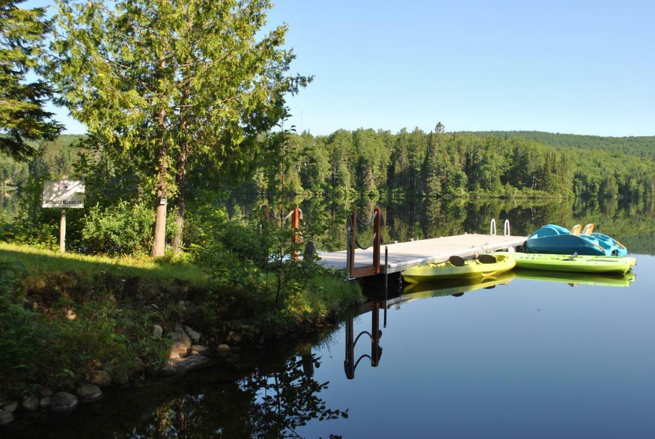 Motel Ours Bleu Lac-Saguay 외부 사진