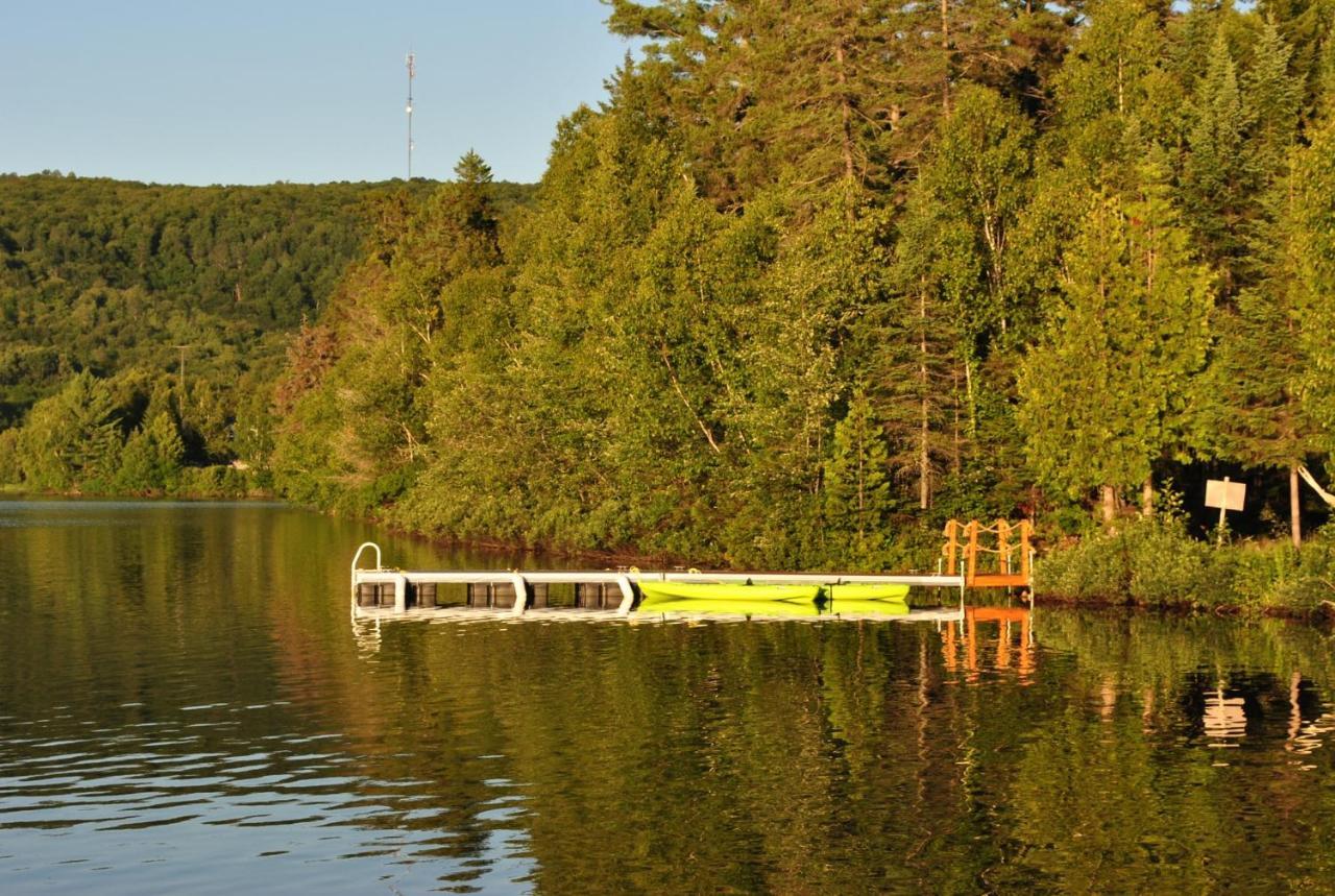 Motel Ours Bleu Lac-Saguay 외부 사진