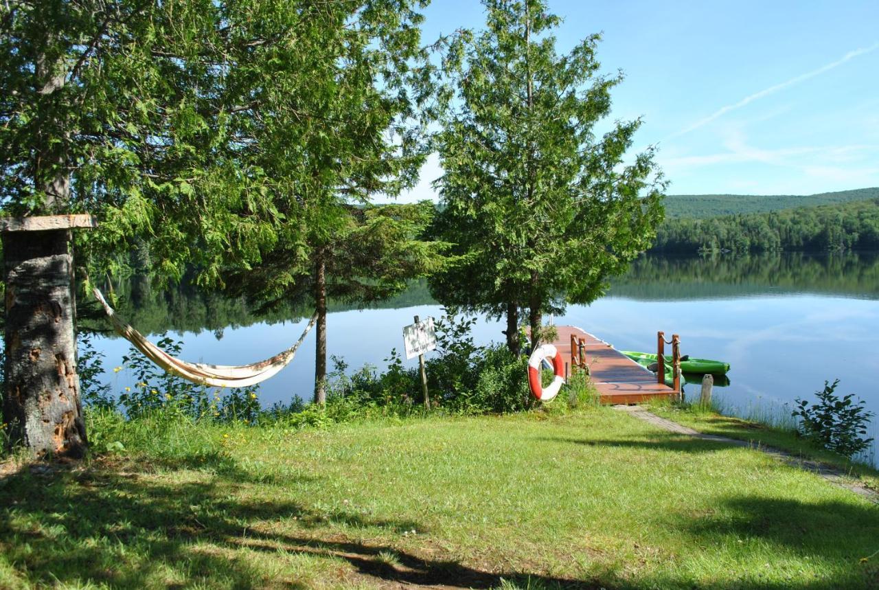 Motel Ours Bleu Lac-Saguay 외부 사진